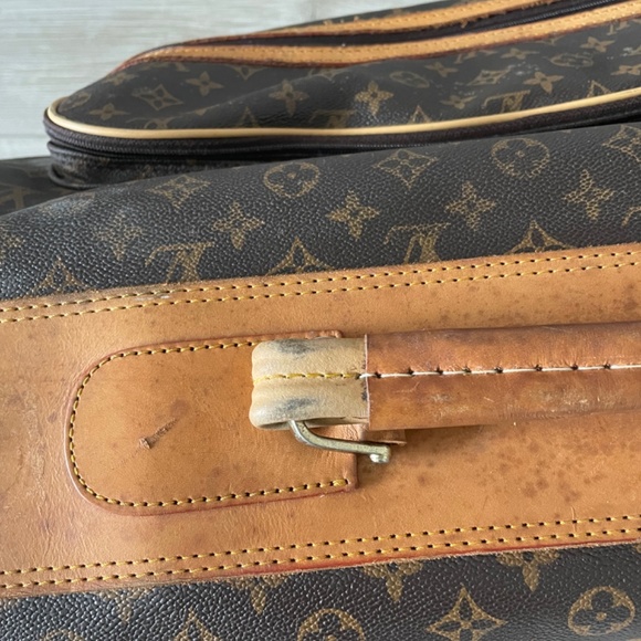 Classic vintage Louis Vuitton garment bag - Picture 9 of 13